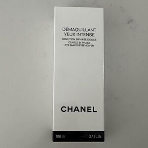 CHANEL Démaquillant Yeux Intense in White and Black